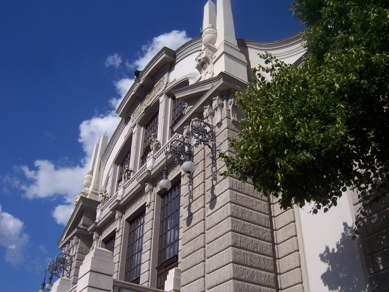 Theater, Haushalt und Sanierung
