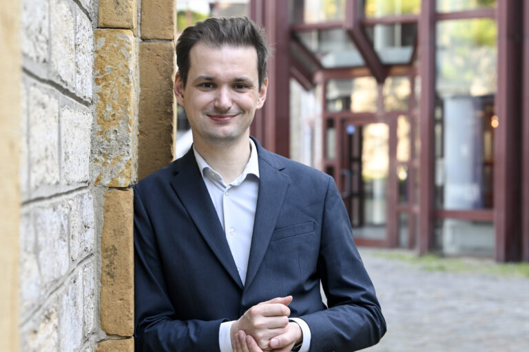 Dominic Hallau