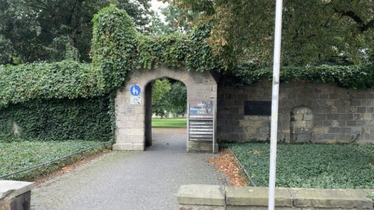 Anfrage im Rat: Wie geht es weiter im Ravensberger Park?