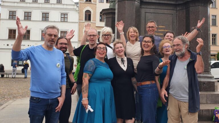 Zehn Bielefelder Grüne beim Wahlkampf in Sachsen-Anhalt